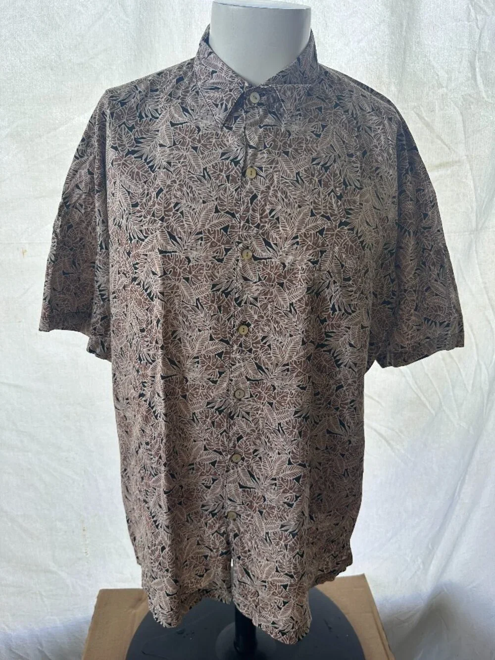 Tori Richard Men's Brown Black Floral Leaf Pattern Hawaiian Shirt Size Large